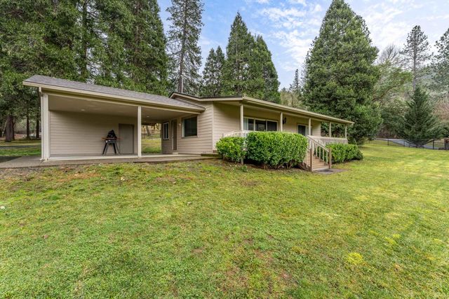 3396 Foots Creek Road, Gold Hill, OR 97525