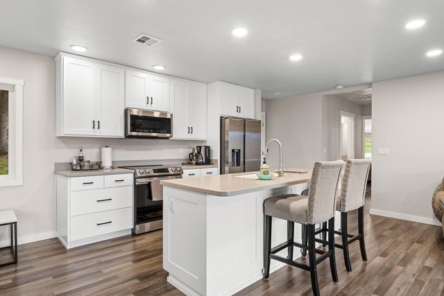 3396 Foots Creek Road, Gold Hill, OR 97525