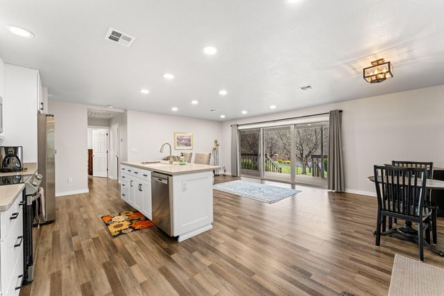 3396 Foots Creek Road, Gold Hill, OR 97525