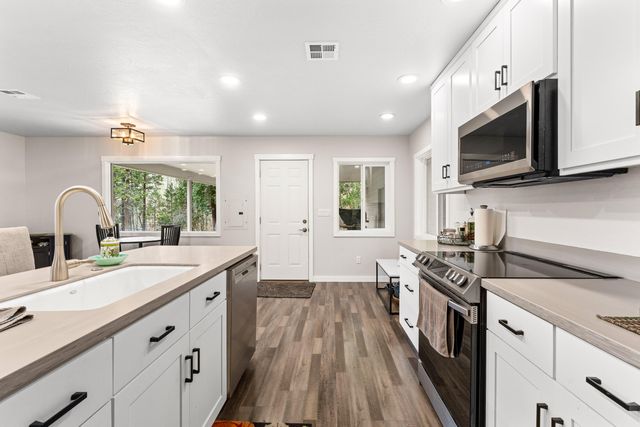 3396 Foots Creek Road, Gold Hill, OR 97525