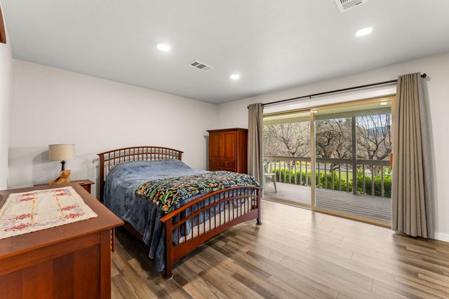 3396 Foots Creek Road, Gold Hill, OR 97525