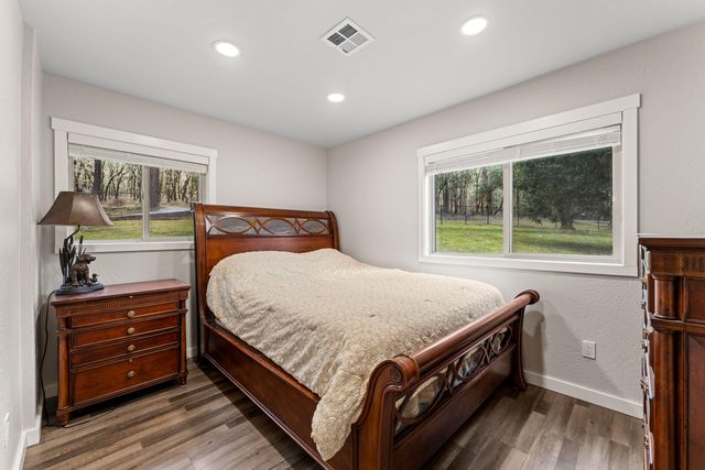 3396 Foots Creek Road, Gold Hill, OR 97525