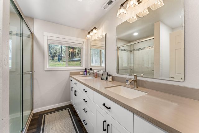 3396 Foots Creek Road, Gold Hill, OR 97525