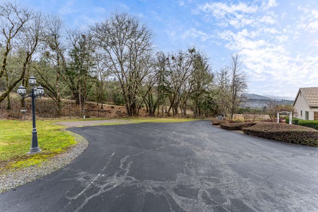 3396 Foots Creek Road, Gold Hill, OR 97525