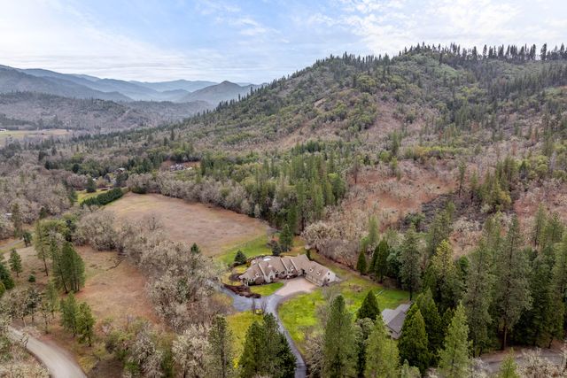 3396 Foots Creek Road, Gold Hill, OR 97525