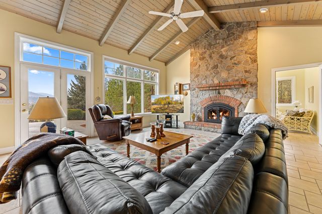 3396 Foots Creek Road, Gold Hill, OR 97525