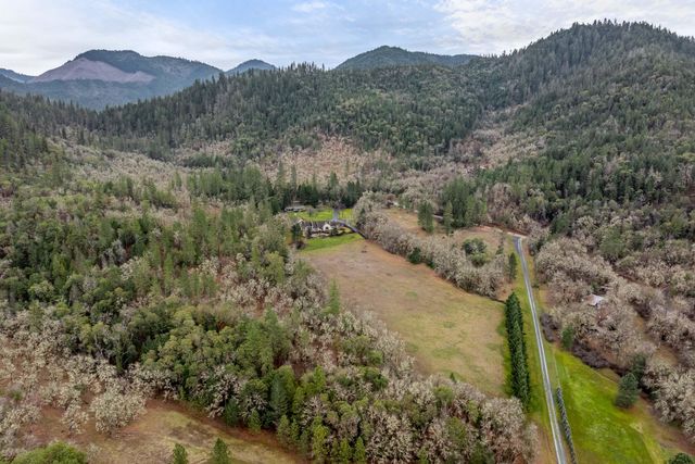 3396 Foots Creek Road, Gold Hill, OR 97525