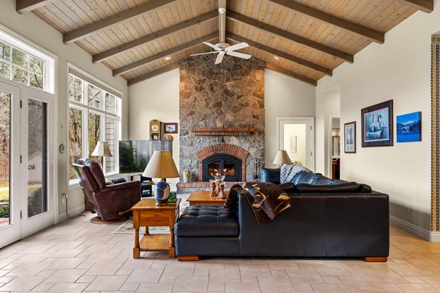 3396 Foots Creek Road, Gold Hill, OR 97525