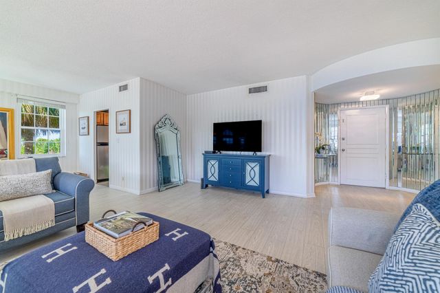 3475 S Ocean Boulevard 201, Palm Beach, FL 33480