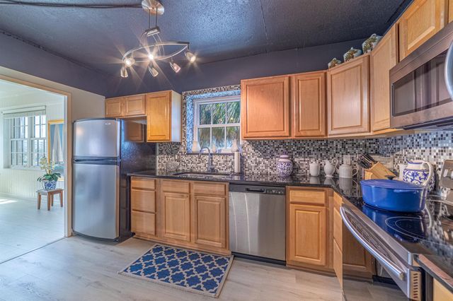 3475 S Ocean Boulevard 201, Palm Beach, FL 33480