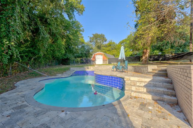 175 E Pleasant Run Road, Cedar Hill, TX 75104