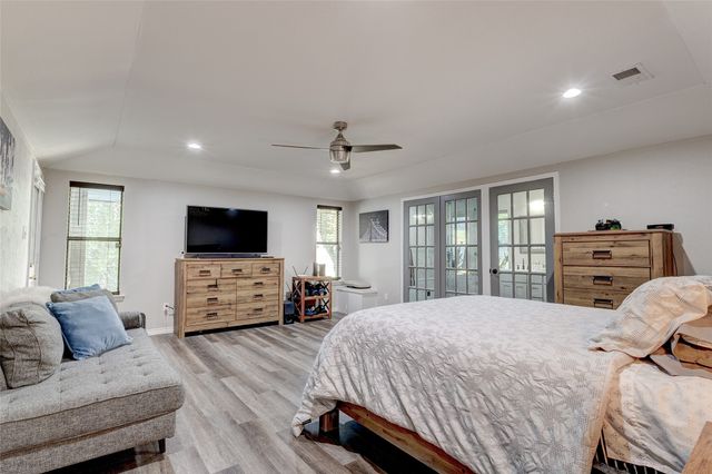 175 E Pleasant Run Road, Cedar Hill, TX 75104
