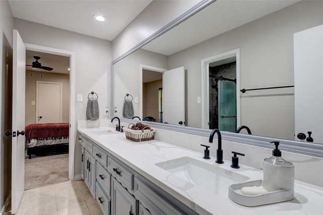 175 E Pleasant Run Road, Cedar Hill, TX 75104