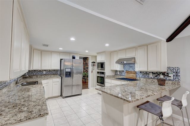 175 E Pleasant Run Road, Cedar Hill, TX 75104