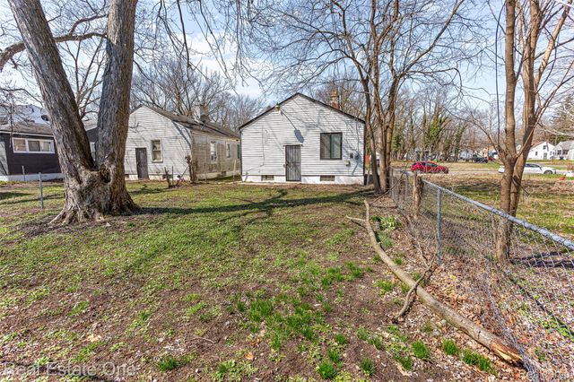 19800 Oakfield Street, Detroit, MI 48235