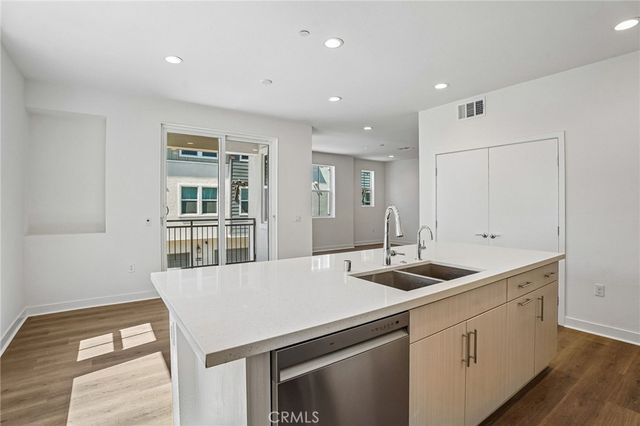 965 W Dhalia Street, Compton, CA 90220