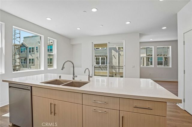 965 W Dhalia Street, Compton, CA 90220