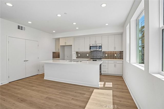 965 W Dhalia Street, Compton, CA 90220