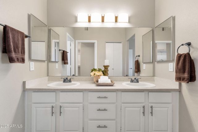 13700 N FOUNTAIN HILLS Boulevard 301, Fountain Hills, AZ 85268