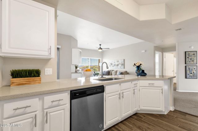 13700 N FOUNTAIN HILLS Boulevard 301, Fountain Hills, AZ 85268