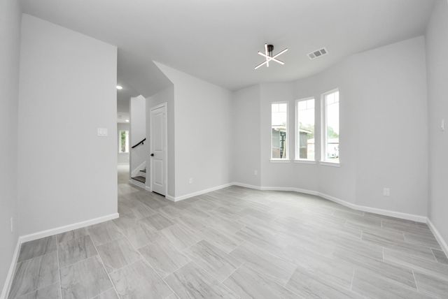 303 S Utah Street, La Porte, TX 77571