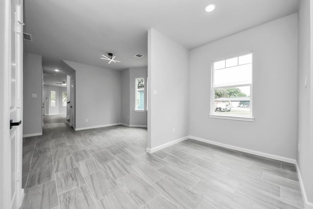 303 S Utah Street, La Porte, TX 77571
