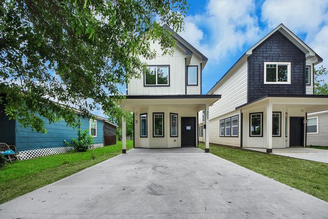 303 S Utah Street, La Porte, TX 77571