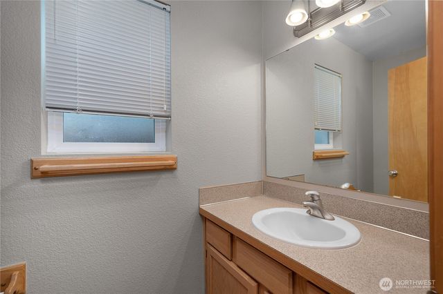 4736 Kapalea Way SE, Lacey, WA 98503
