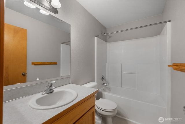 4736 Kapalea Way SE, Lacey, WA 98503