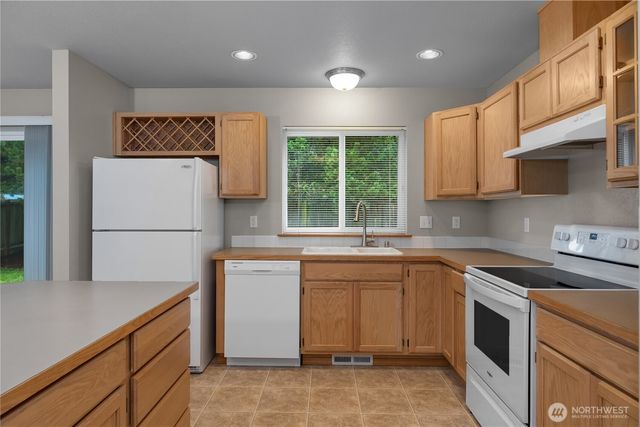 4736 Kapalea Way SE, Lacey, WA 98503