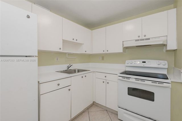 1725 W 60th Street F126, Hialeah, FL 33012