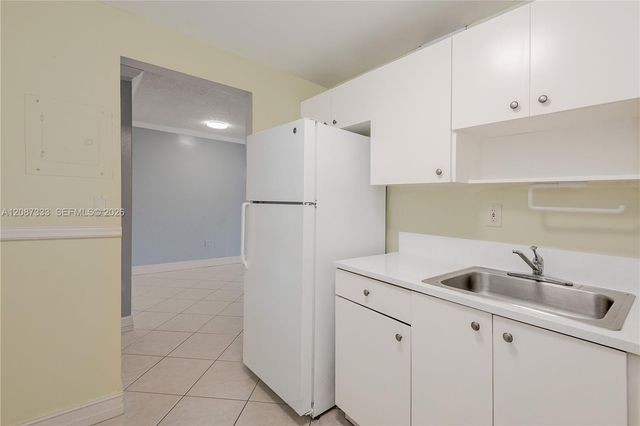 1725 W 60th Street F126, Hialeah, FL 33012