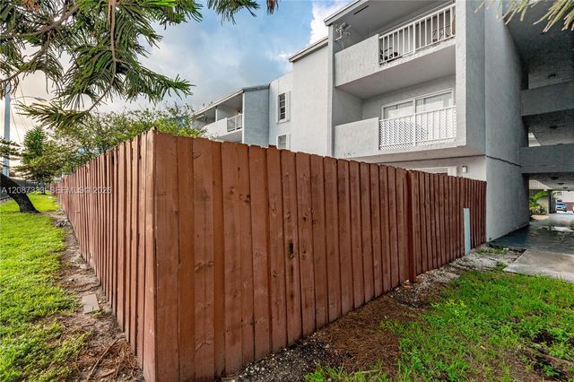 1725 W 60th Street F126, Hialeah, FL 33012