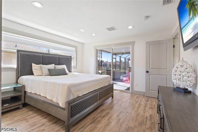 2232 SE 27th ST, Cape Coral, FL 33904