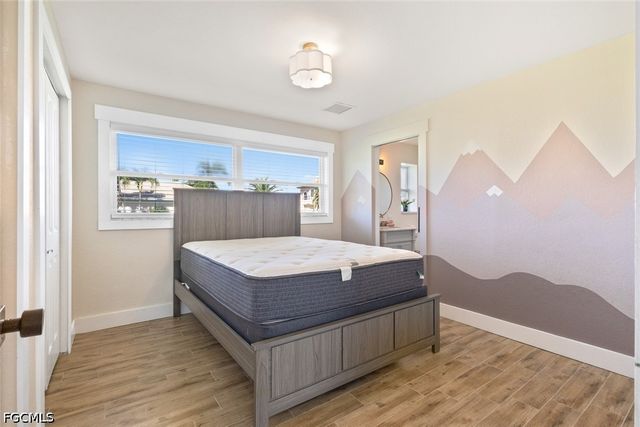 2232 SE 27th ST, Cape Coral, FL 33904