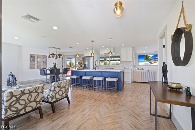 2232 SE 27th ST, Cape Coral, FL 33904