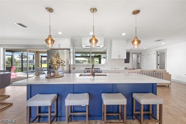 2232 SE 27th ST, Cape Coral, FL 33904