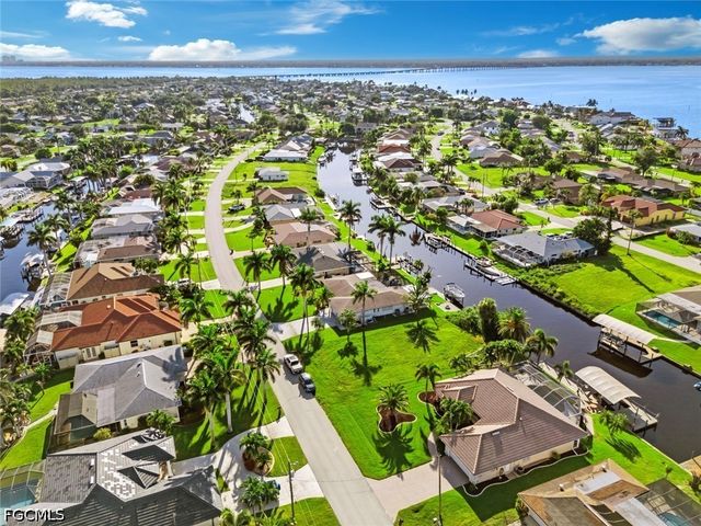 2232 SE 27th ST, Cape Coral, FL 33904