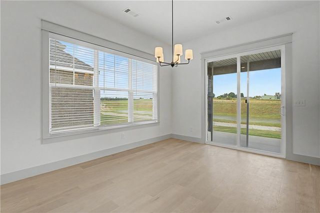 6802 SW Orange Avenue, Bentonville, AR 72713