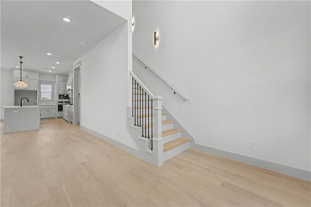 6802 SW Orange Avenue, Bentonville, AR 72713