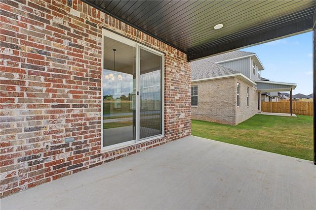 6802 SW Orange Avenue, Bentonville, AR 72713