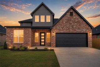 6802 SW Orange Avenue, Bentonville, AR 72713