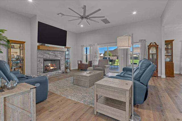 113 E 168th Street S, Glenpool, OK 74033