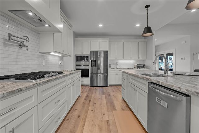 113 E 168th Street S, Glenpool, OK 74033