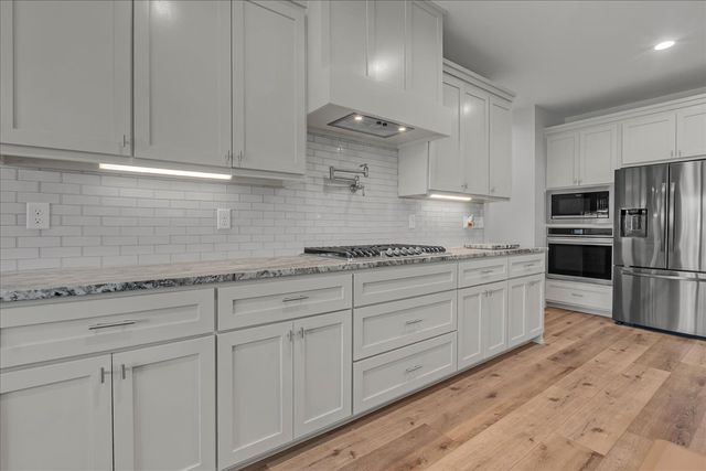 113 E 168th Street S, Glenpool, OK 74033