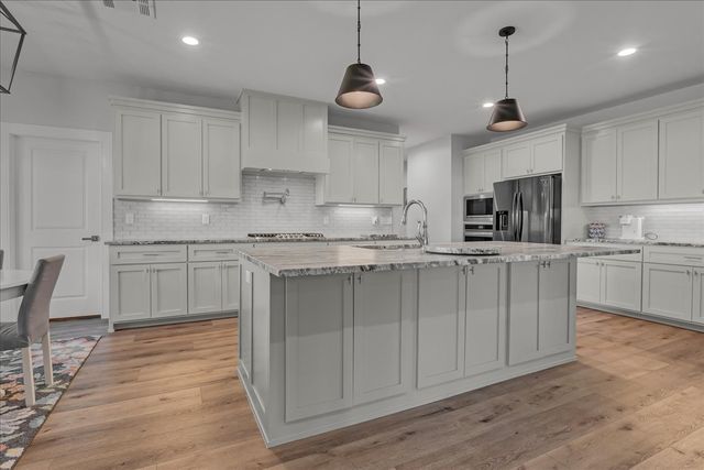 113 E 168th Street S, Glenpool, OK 74033