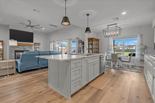 113 E 168th Street S, Glenpool, OK 74033