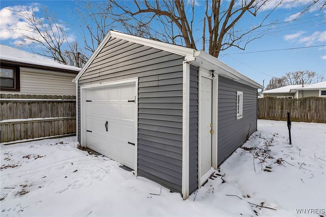 96 Green Terrace, Cheektowaga, NY 14043