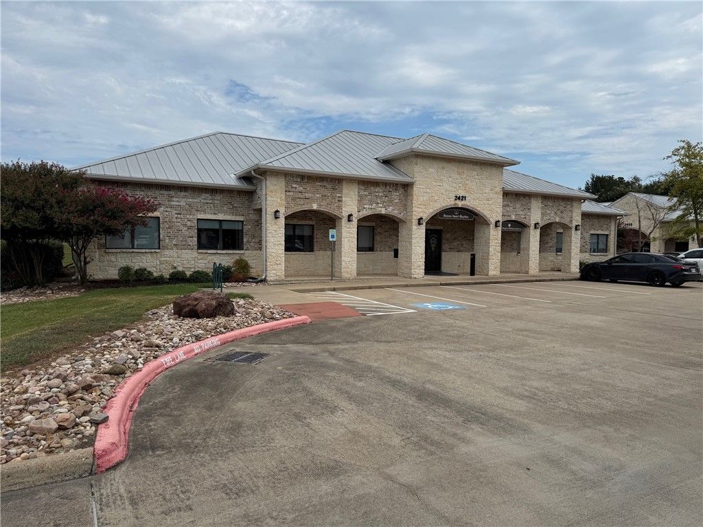2421 Earl Rudder S, College Station, TX 77845 — exterior