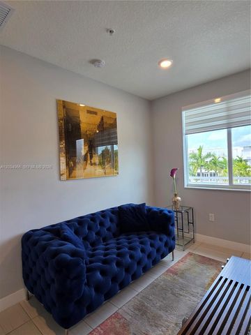 10222 NW 64th Way 302, Doral, FL 33178